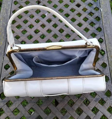 Retro lakovaná kabelka, 