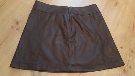 Hnedá koženková sukňa, 38