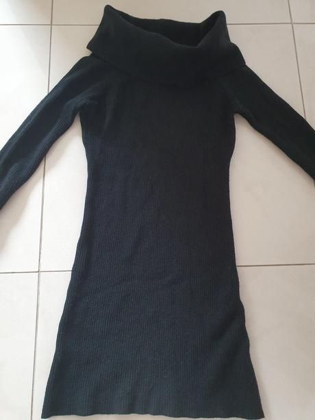 Svetríkové šaty s veľkým rolákom, xs