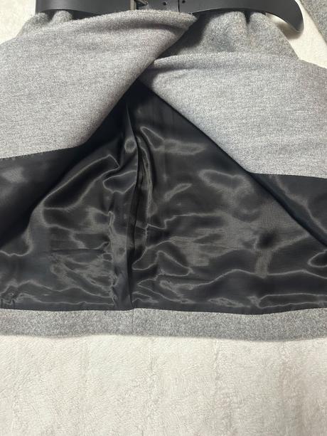 Asymetrický sivý kabát zn. pietro filipi originál, pietro filipi,l / m