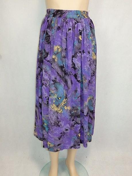 Kvalitná nariasená sukňa, s