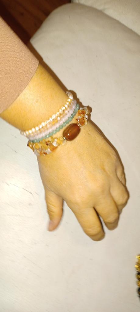 Naramok z polodrahokamov, 