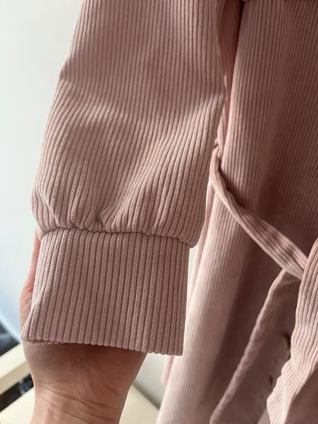 Menčestrové šaty, m