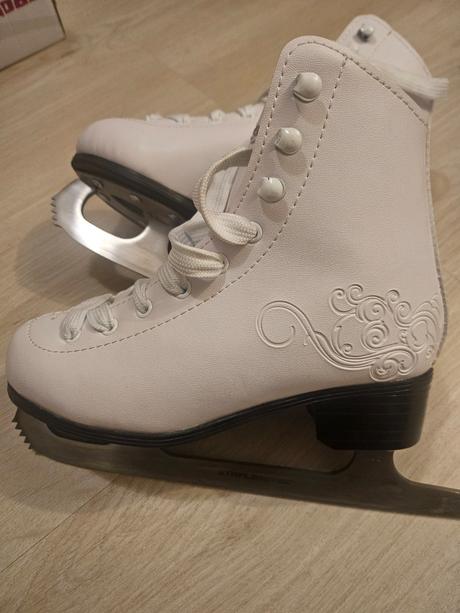 Korčule na ľad, crowned,33