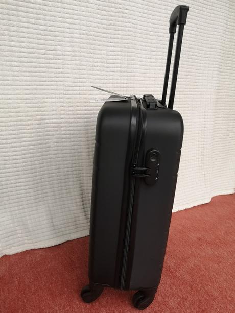 Elevate cestovný príručný kufor na palubu, 