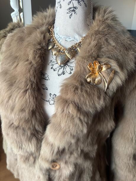 Béžový kožúšok met - veľkosť m, met,m