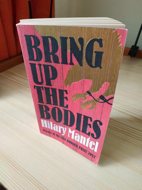 Kniha od h. mantel bring up the bodies, 