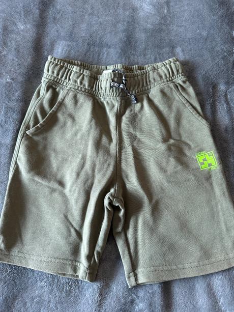 Šortky v.č. 134, f&f,134