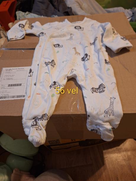 Pyžamá cena za balik, 56