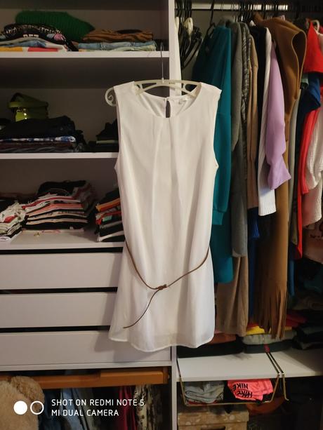 Biele minišaty s opaskom - l/ xl, l