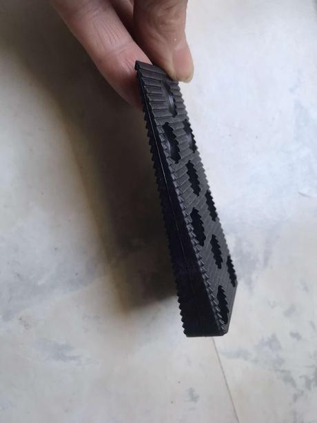 Plastové klinky na vozík, 