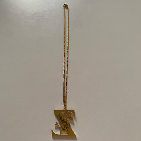 Retiazka s príveskom písmena z, 