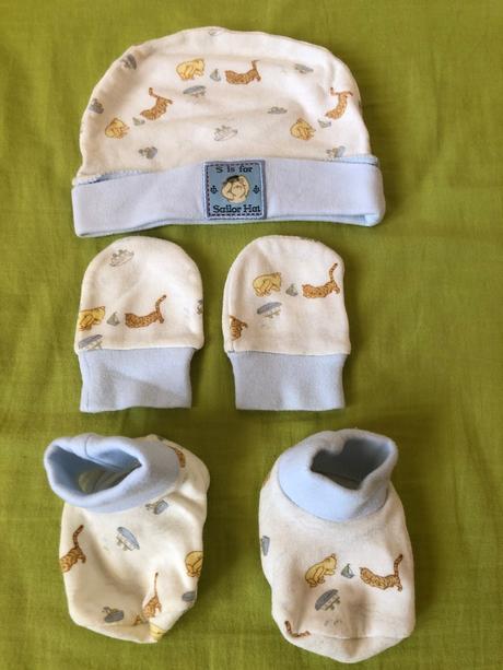 Set capicka, rukavicky a ponozky, disney,<50