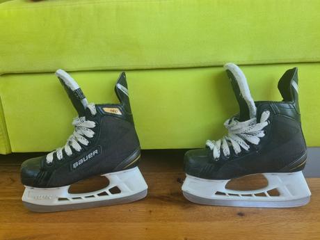 Chlapčenské korčule na ľad, bauer,33