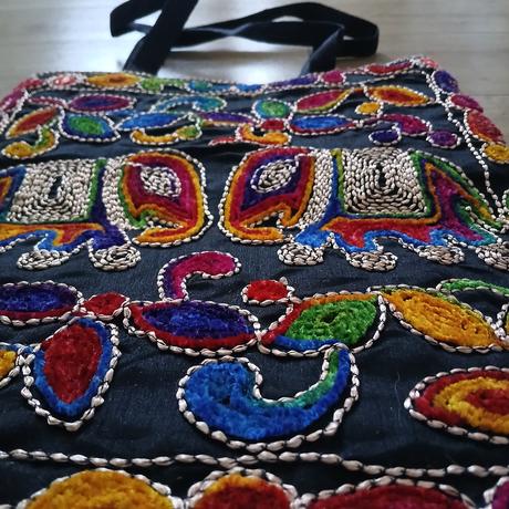 Farebná vyšívaná taška, 