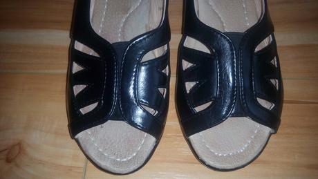 Sandály s poštou, 41