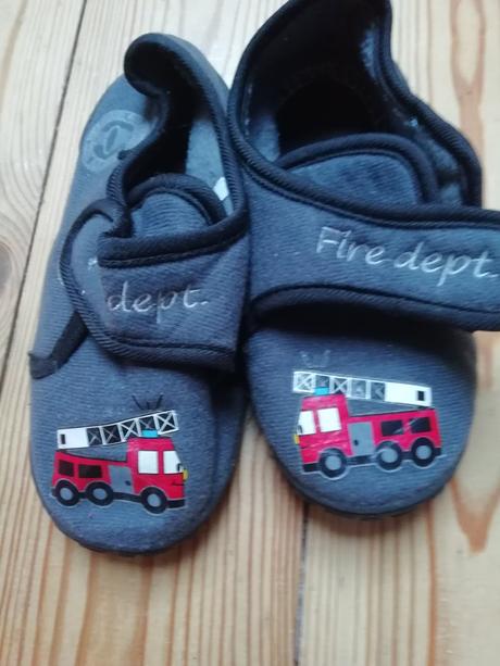Papuče hasici, 28