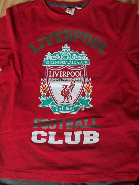 2xmalo nosené pyžamá united a liverpool, 140