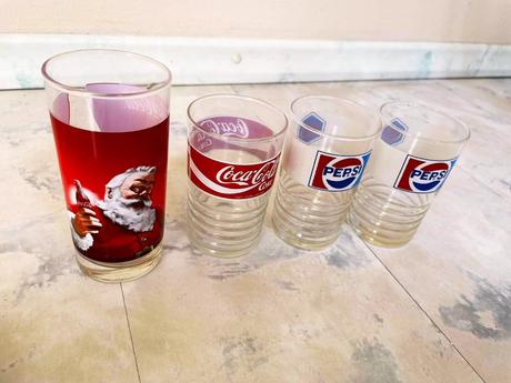 Staré socialistické retro poháre 8 ks, 