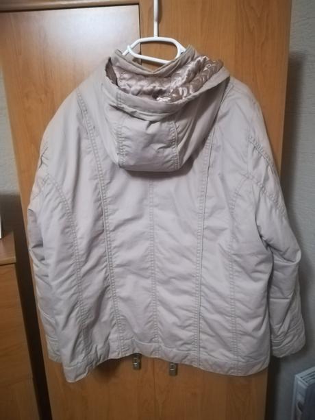 Bunda na prechodné obdobie, 44