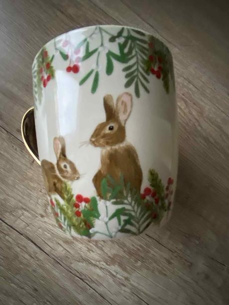 Vianočná šálka so zajačikmi mám dva kusy, 