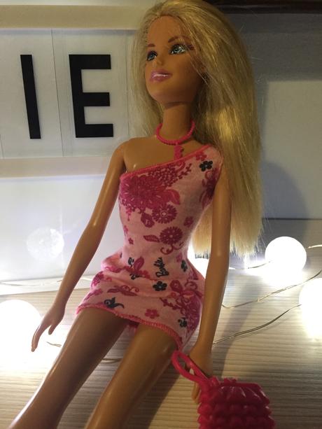 Barbie dvojičky s dvoma outfitmi, 