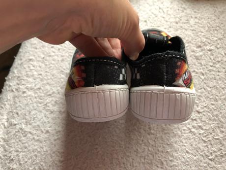 Tenisky alebo prezúvky, 27