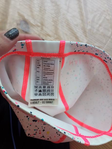 Plavky a čapica, 128