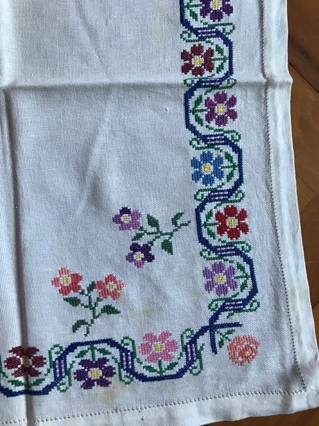 Obrus na stôl od prababky,