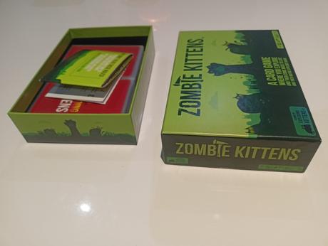 Spoločenská hra zombie kittens,