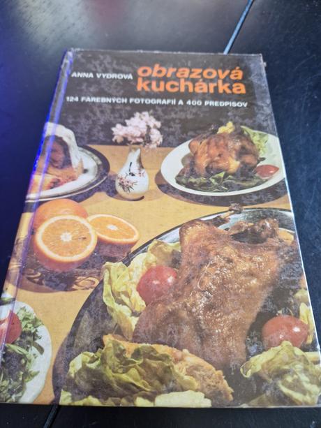 Kniha obrazová kucharka anna vydrová 345 strán.,