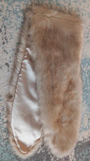 Kožušinka na krk, lindex