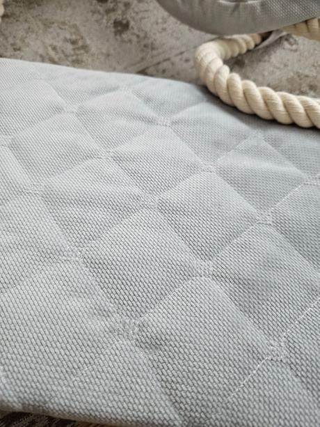 Drevená hojdačka svetlosivá nová, 