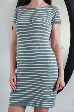 Pruhované elastické šaty, s