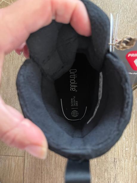 Snehule, adidas,25