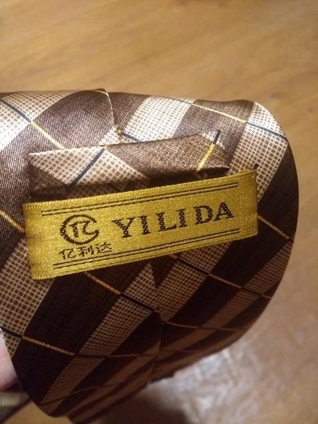 Yilida - kravata, 