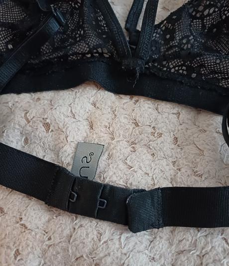 Krásna čipkovaná podprsenka s chokerom, s