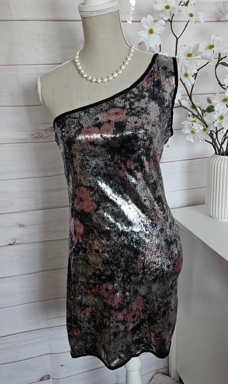 Pekné zaujímavé šaty, george,m