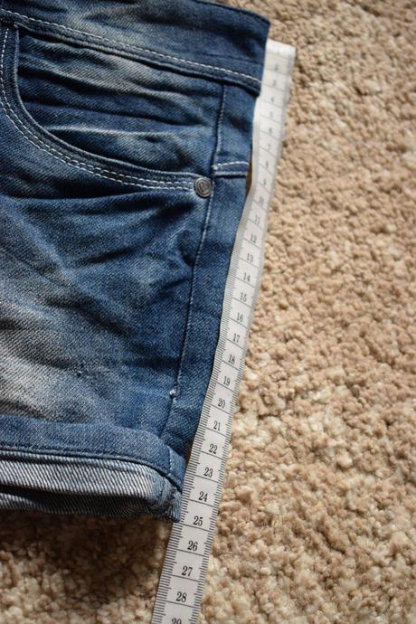 Nové riflové kraťasky, kik,158