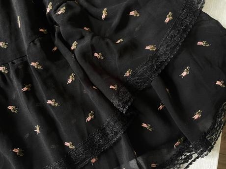 Čipkovaná sukňa s kvetmi, reserved,m