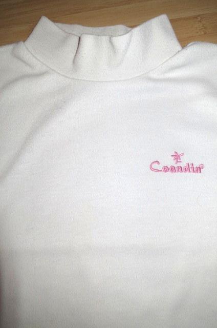 Tričeno so stojačikom, 104