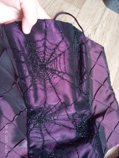 Spoločenské šaty, l