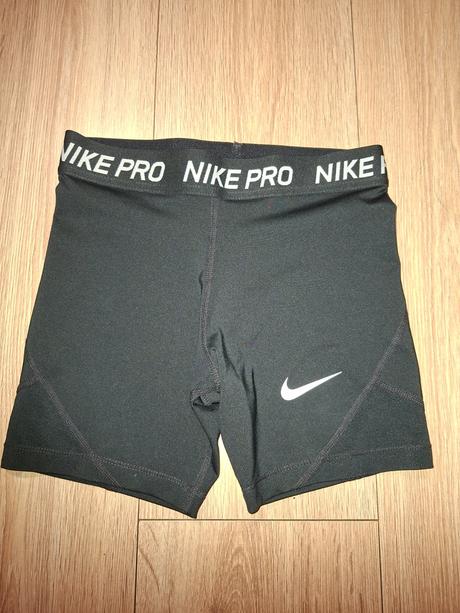 Šortky, nike,146