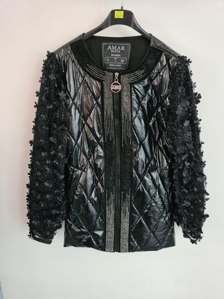 Extravagantná bunda so zaujímavými rukávmi, m