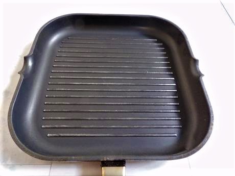 Štvorcová panvica na steaky, 