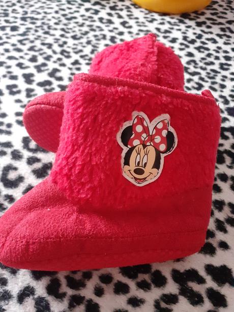 Zimné capačky, disney,19