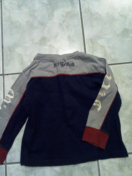 Par krat oblecene frajerske tricko, 104