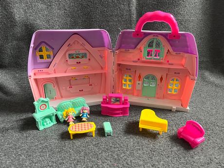 Domček s bábikami s príslušenstvom, 