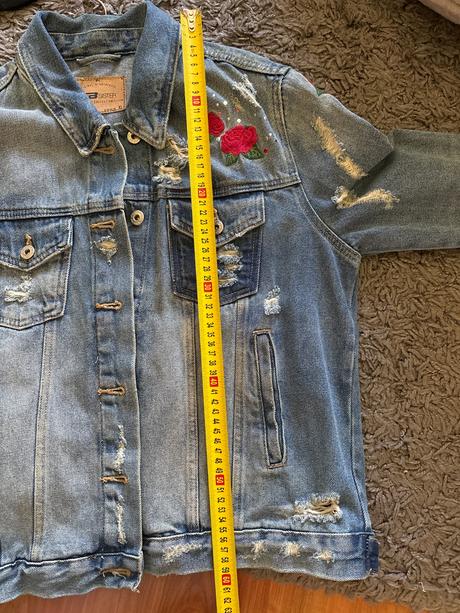 Dámska riflová bunda s vyšívanými ružami, xl