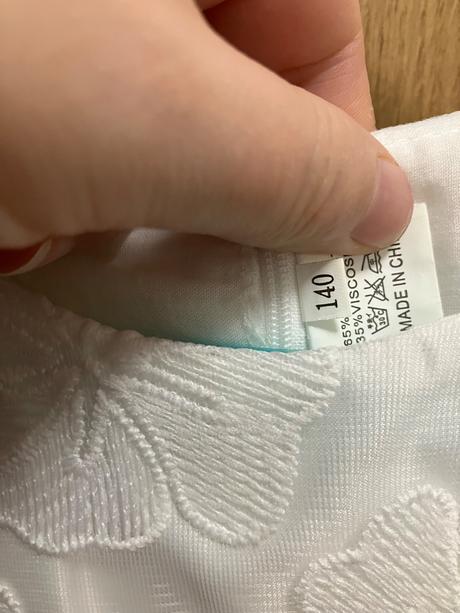 Šaty na 1. sväté prijimanie, 140